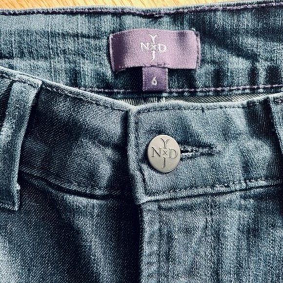 NYDJ NOT YOUR DAUGHTER’S JEANS Size 6-8 With Flattering Lift/Tuck Technology - Picture 6 of 12
